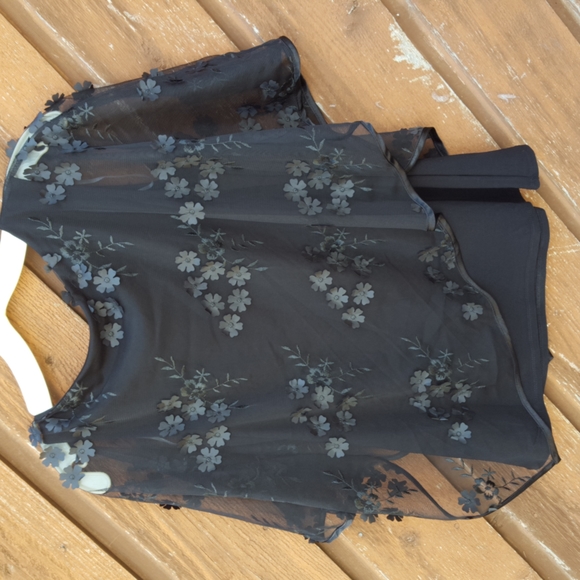 NWT Beautiful MSK Asymmetrical Top W/ Chiffon Overlay and 3D Flower Detail - Picture 5 of 7